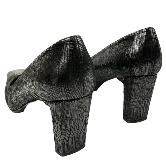 STUART WEITZMAN Square Toe Pumps - Picture 6 of 12